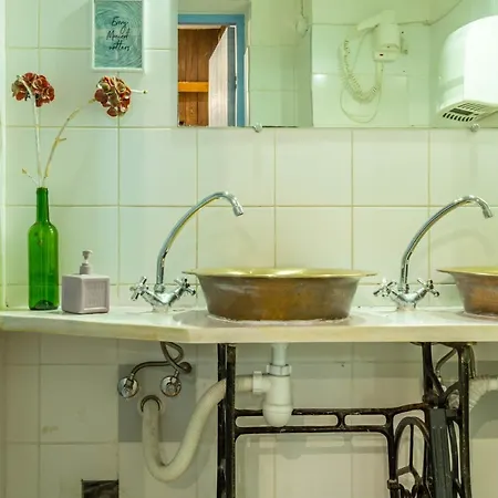 אכסניה Garis Factory קייב